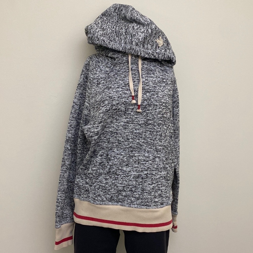 Women’s Roots pull over hoodie gray size medium knitted
